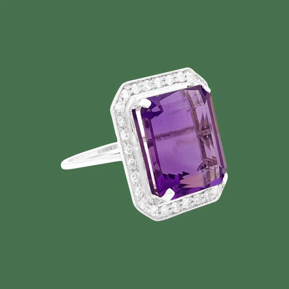 Bague or blanc, diamants, améthyste.