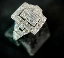 Bague or blanc diamants Art Déco