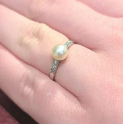 Bague or blanc diamants et perle