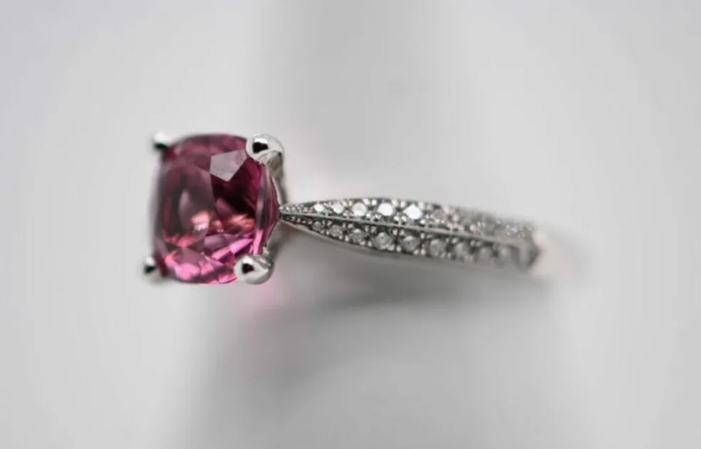 Bague Or Blanc Diamants et Saphir