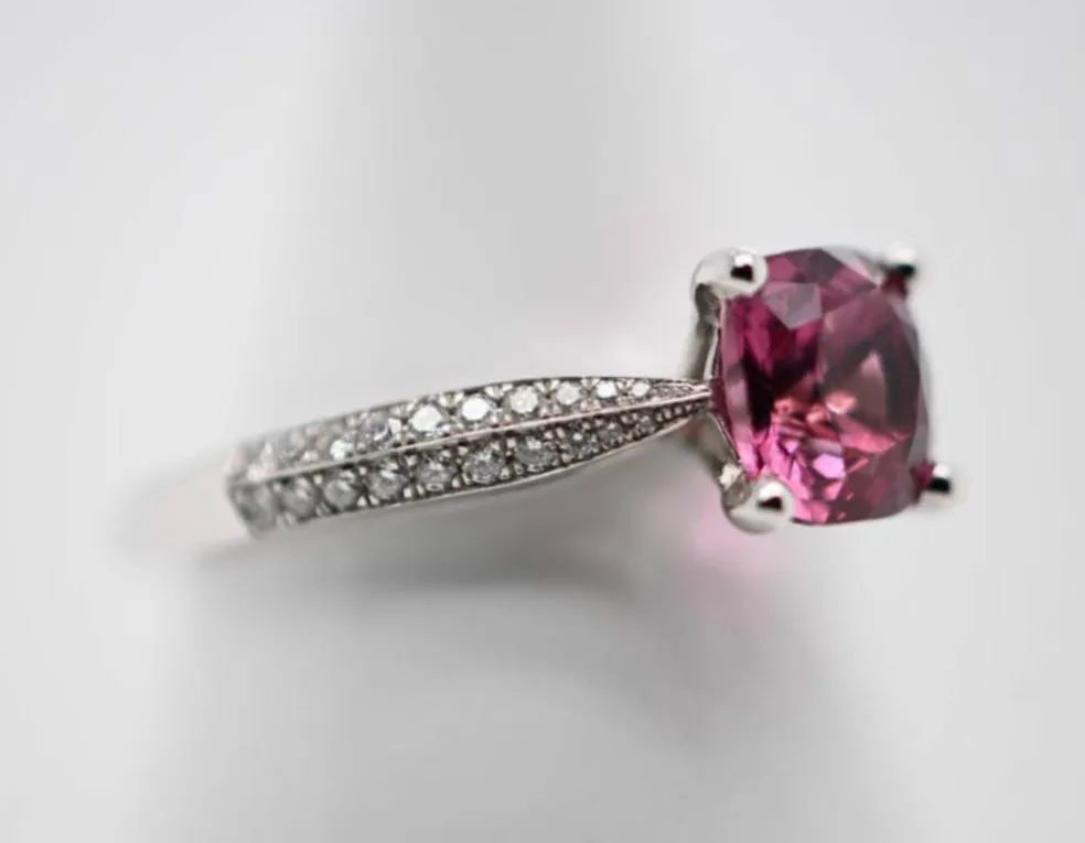 Bague Or Blanc Diamants et Saphir