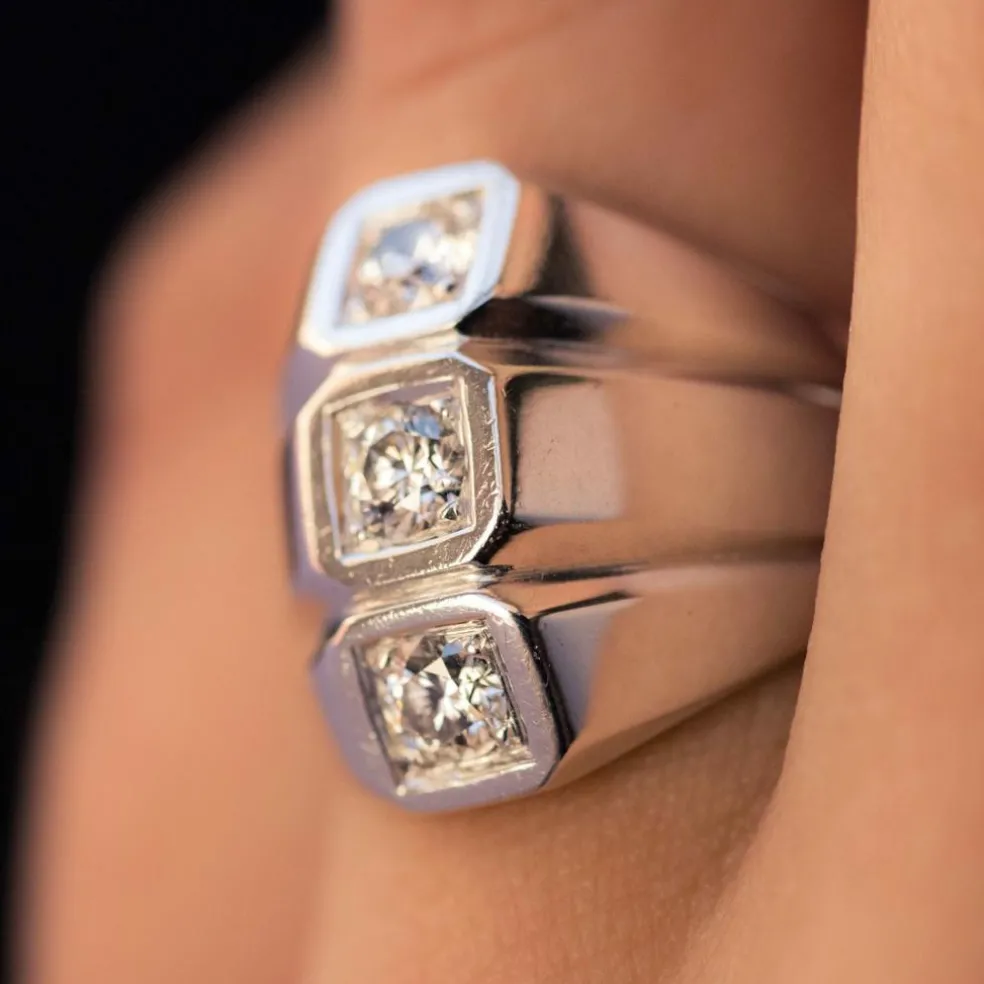 Bague or blanc diamants moderniste