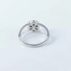 Bague or blanc diamants modèle marguerite