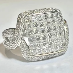Bague Or blanc Diamants princesse