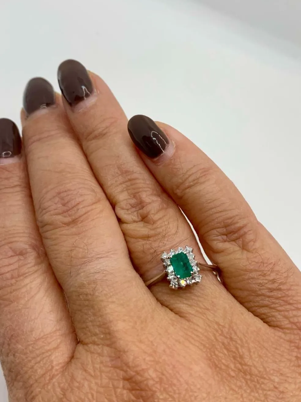 Bague Or blanc Emeraude Diamants