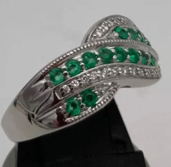 Bague Or Blanc, Emeraudes & Diamants