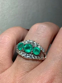 Bague Or blanc Emeraudes Diamants