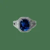 Bague or blanc et diamants brillants, sertie d’un saphir