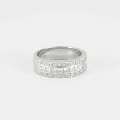 Bague or blanc et diamants