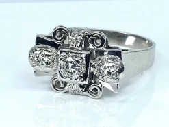 Bague or blanc et diamants, vers 1930