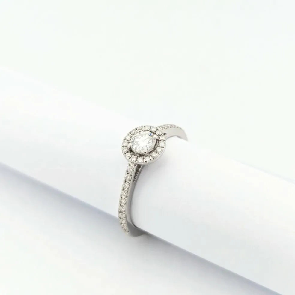 Bague or blanc et diamants