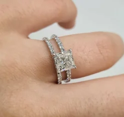 Bague or blanc et diamants