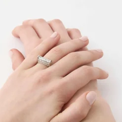 Bague or blanc et diamants