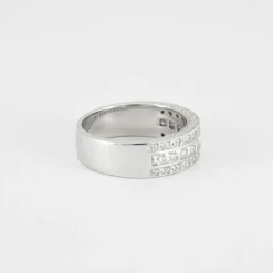 Bague or blanc et diamants