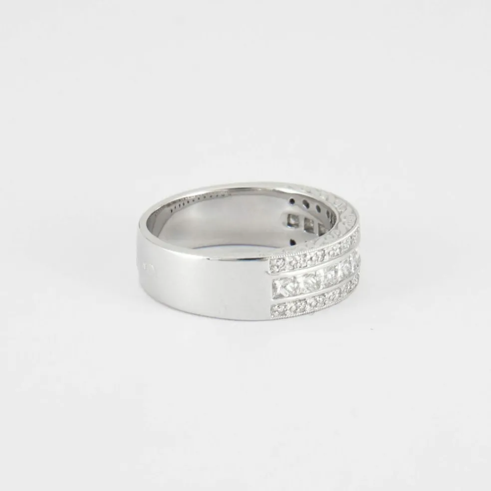 Bague or blanc et diamants