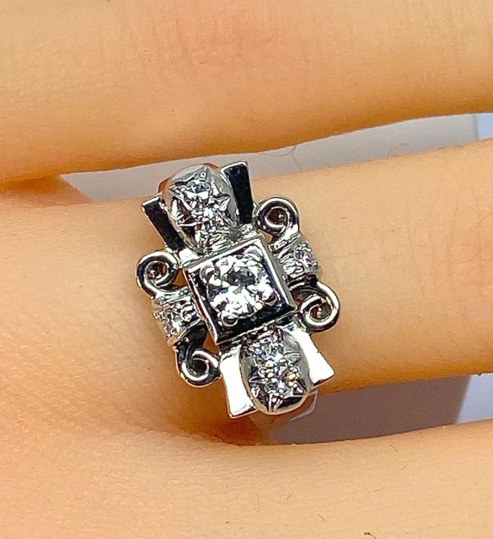 Bague or blanc et diamants, vers 1930