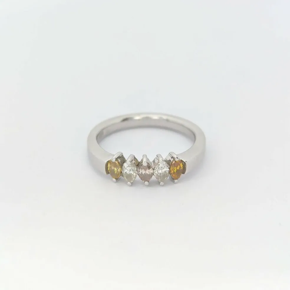 Bague or blanc et diamants