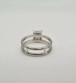Bague or blanc et diamants