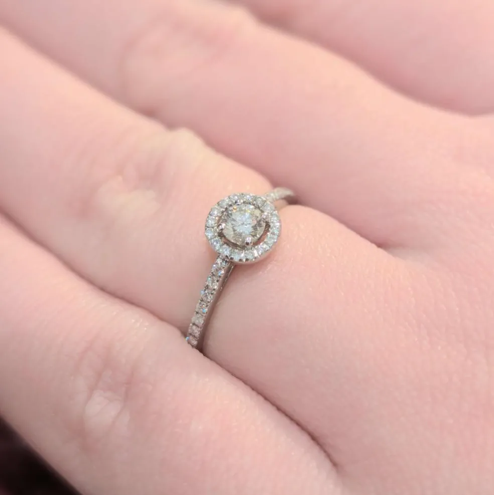 Bague or blanc et diamants