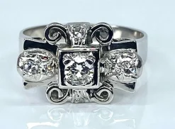 Bague or blanc et diamants, vers 1930