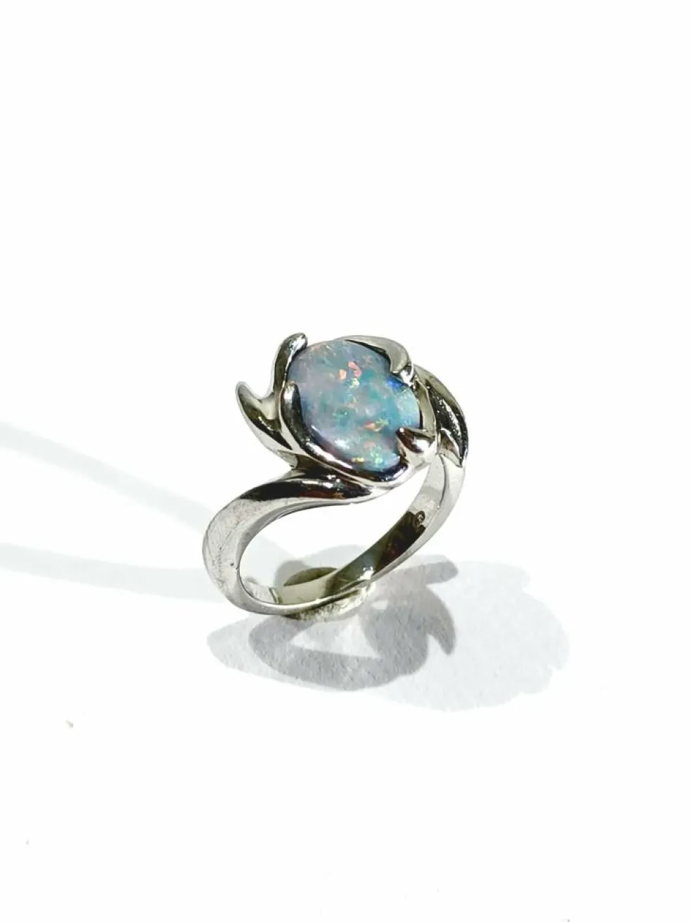 Bague or blanc et opale
