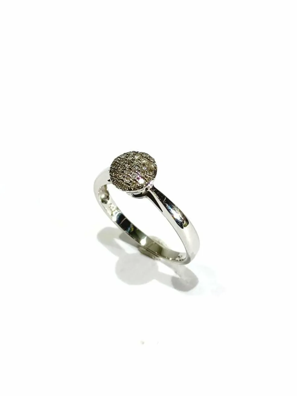 Bague or blanc et pavage diamants