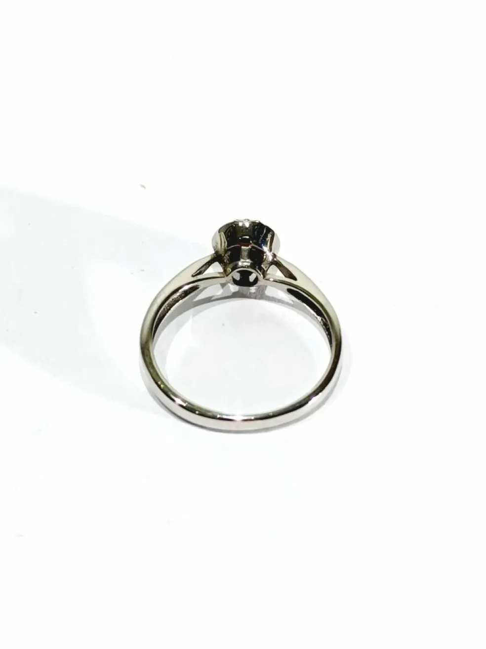 Bague or blanc et pavage diamants