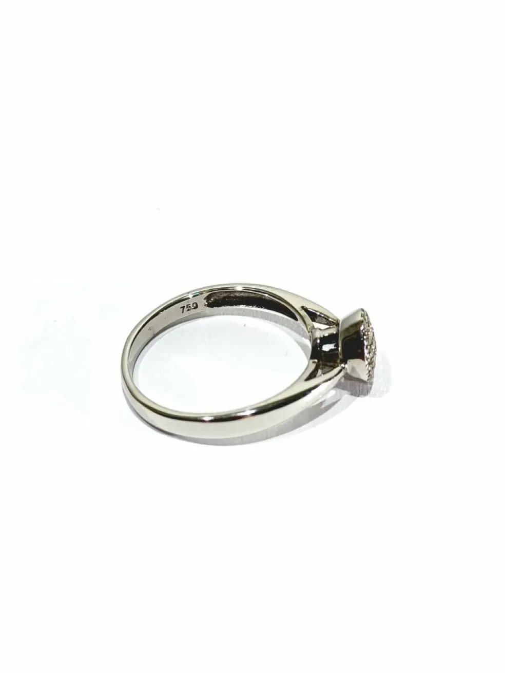 Bague or blanc et pavage diamants