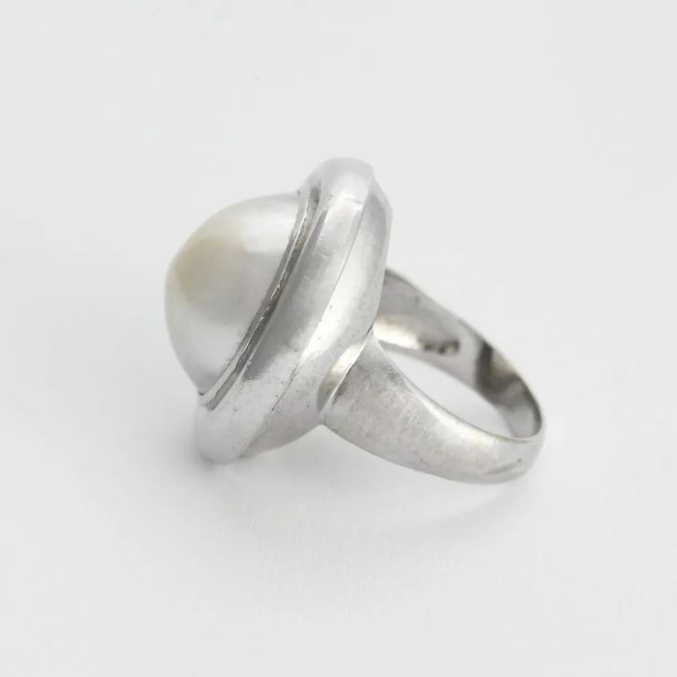 Bague or blanc et perle mabé