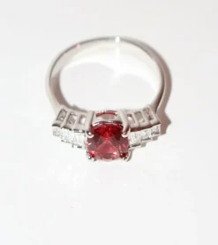 Bague Or Blanc Et Spinelle Naturel