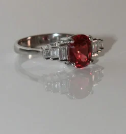 Bague Or Blanc Et Spinelle Naturel