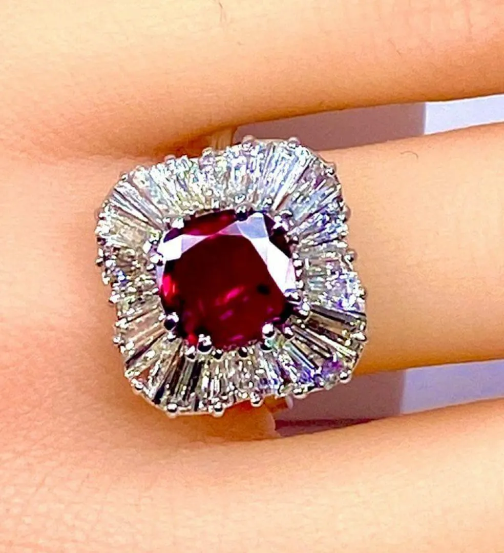 Bague or blanc, magnifique rubis 2,24 carats non chauffé et diamants