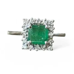 Bague or blanc émeraude diamants
