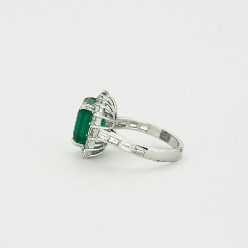 Bague or blanc émeraude diamants