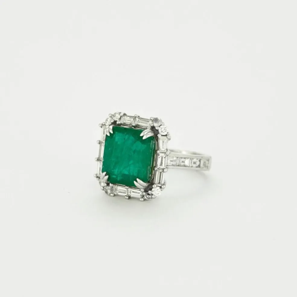 Bague or blanc émeraude diamants