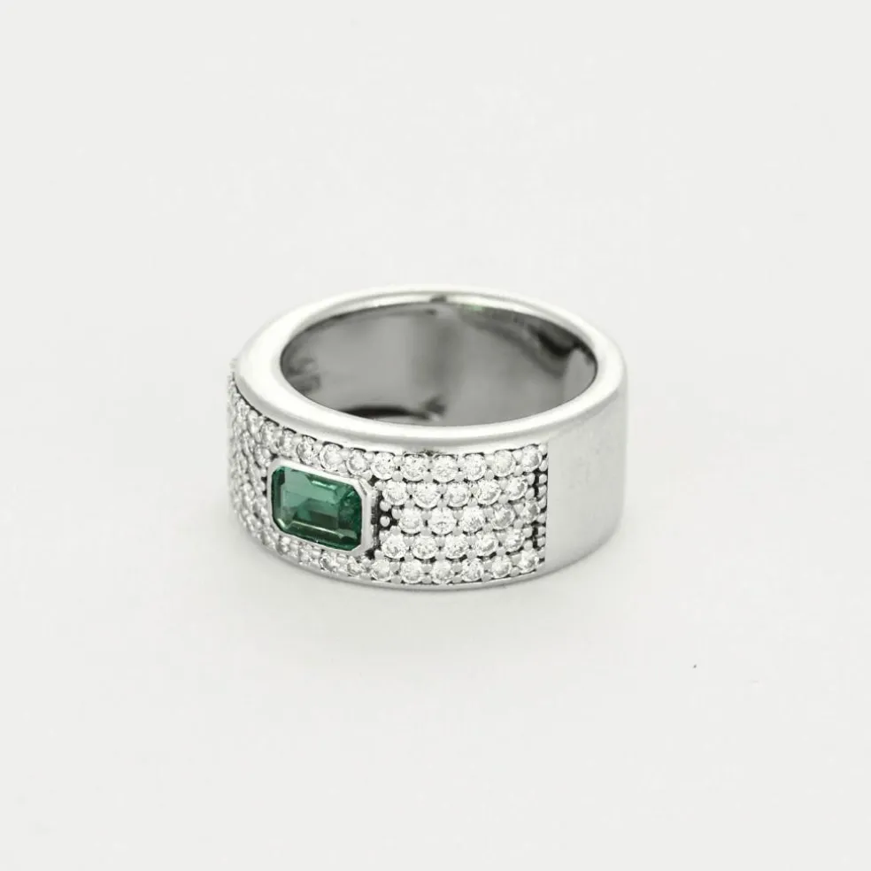 Bague or blanc, émeraude et diamants