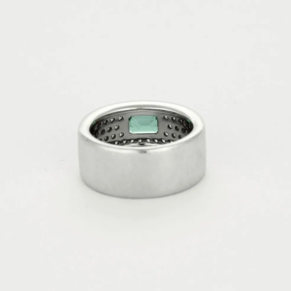 Bague or blanc, émeraude et diamants