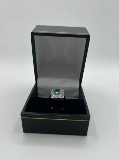 Bague or blanc émeraude et diamants