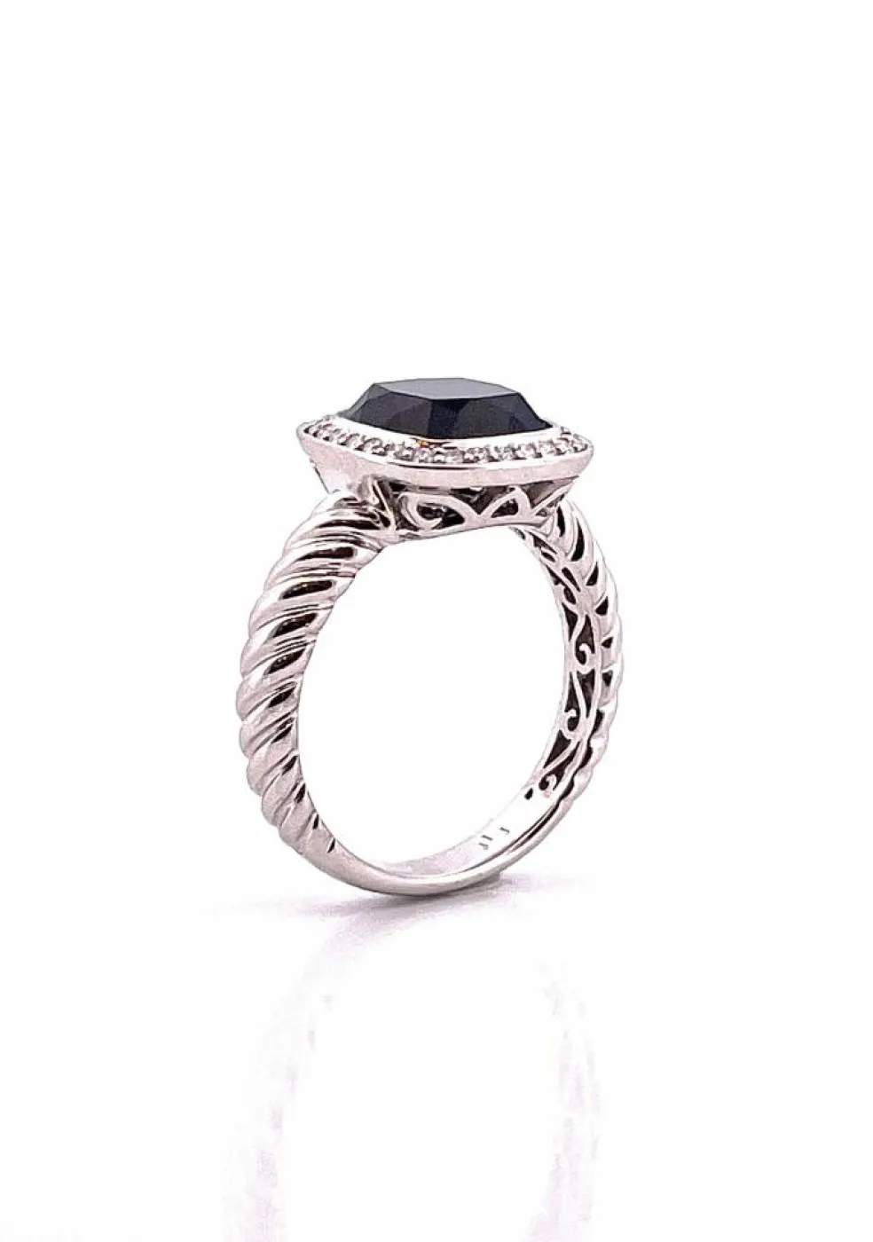 Bague or blanc onyx diamants