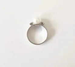 Bague or blanc perle et diamants