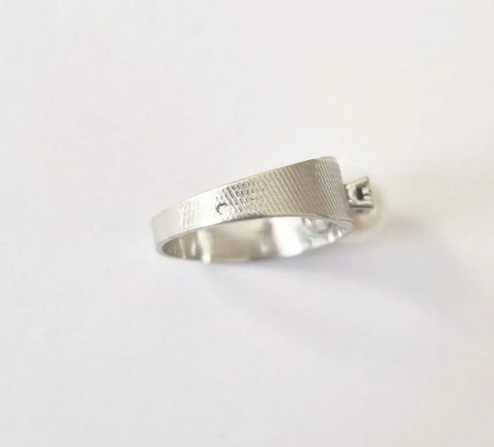 Bague or blanc perle et diamants