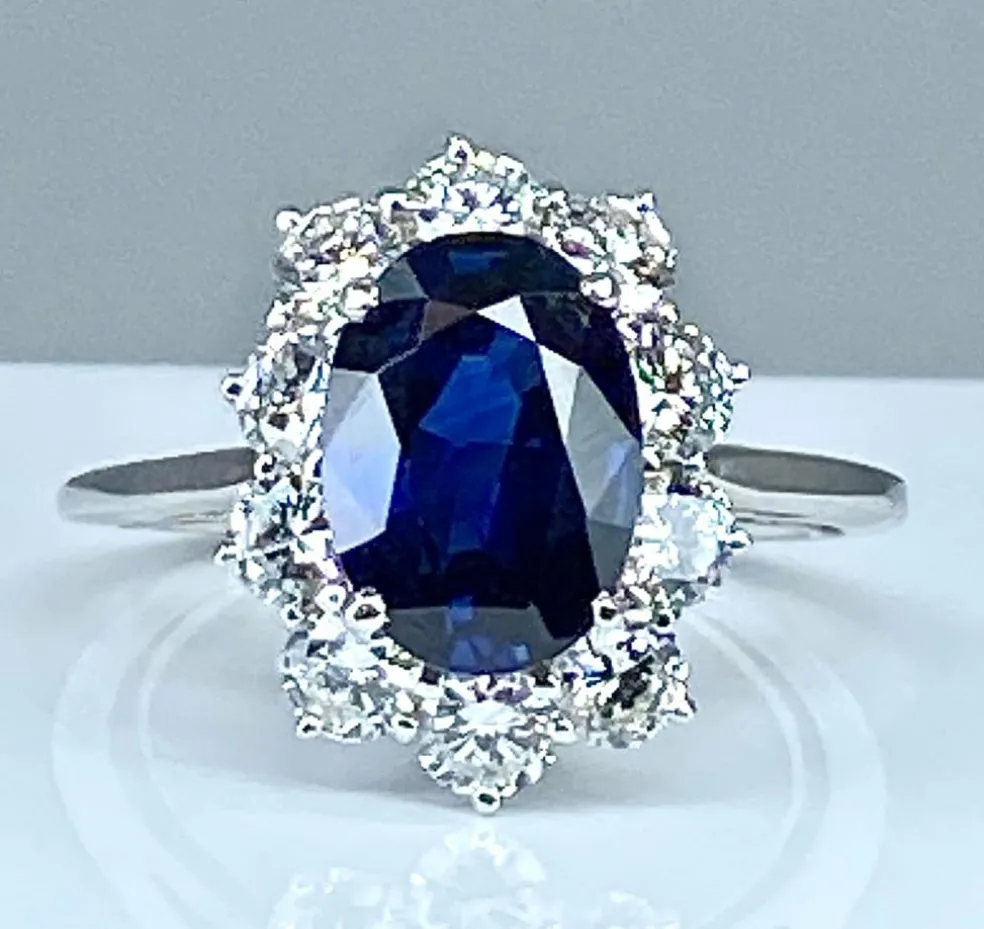 Bague or blanc, saphir 3,57 carats, diamants