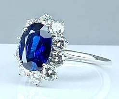 Bague or blanc, saphir 3,57 carats, diamants
