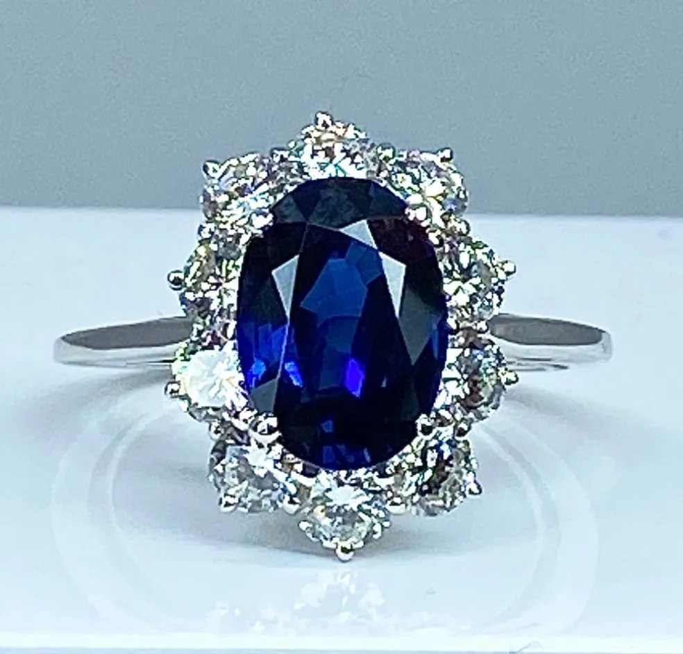 Bague or blanc, saphir 3,57 carats, diamants