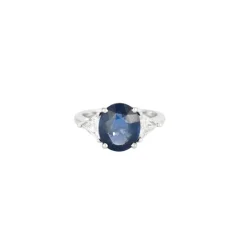 Bague or blanc, saphir bleu de Ceylan et diamants