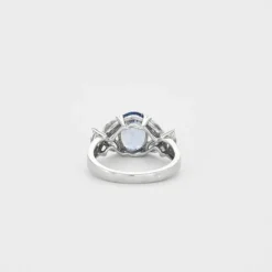 Bague or blanc saphir bleu diamants