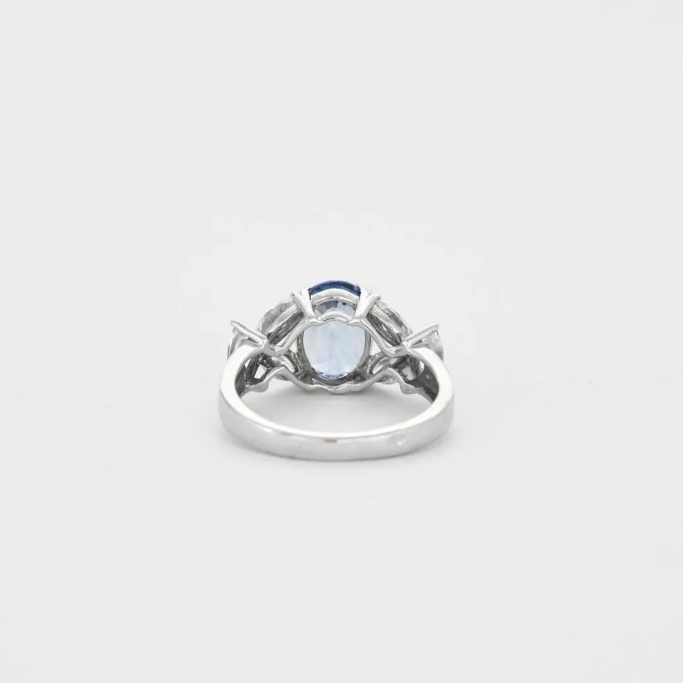 Bague or blanc saphir bleu diamants