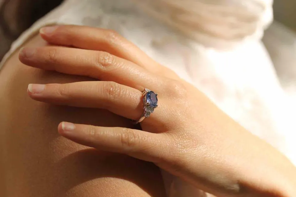 Bague Or blanc Saphir de Ceylan Diamants