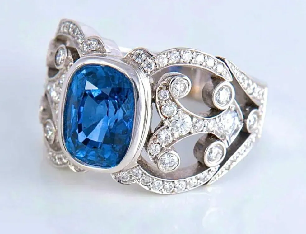 Bague or blanc saphir de Ceylan 3,12 carat et diamants