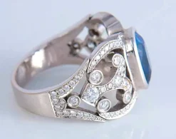 Bague or blanc saphir de Ceylan 3,12 carat et diamants